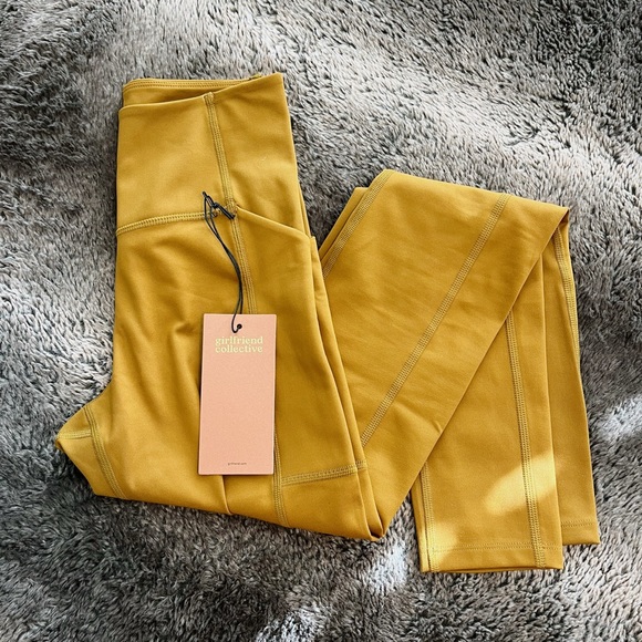 NWT Girlfriend Collective “saddle” compression leggings w/ pocket & scrunchie!! - Picture 1 of 4